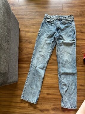 Zara women’s Straight Jeans in Light Blue Denim